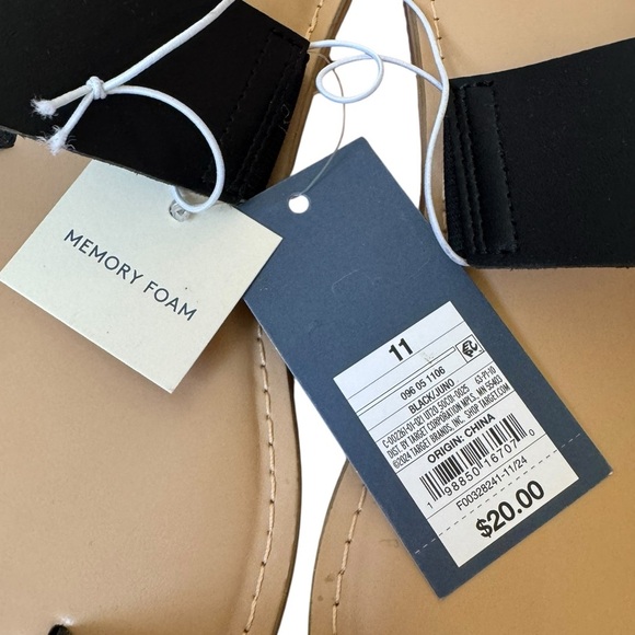 NWT Universal Thread Juno Toe Ring Flat Sandal, Size 11 - Picture 4 of 5